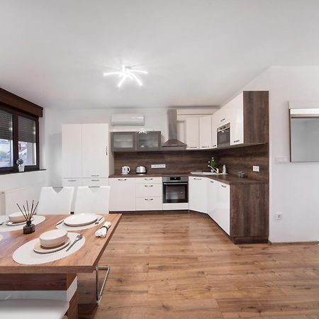 Agoston Apartman 4 - Boti Pécs Exteriör bild